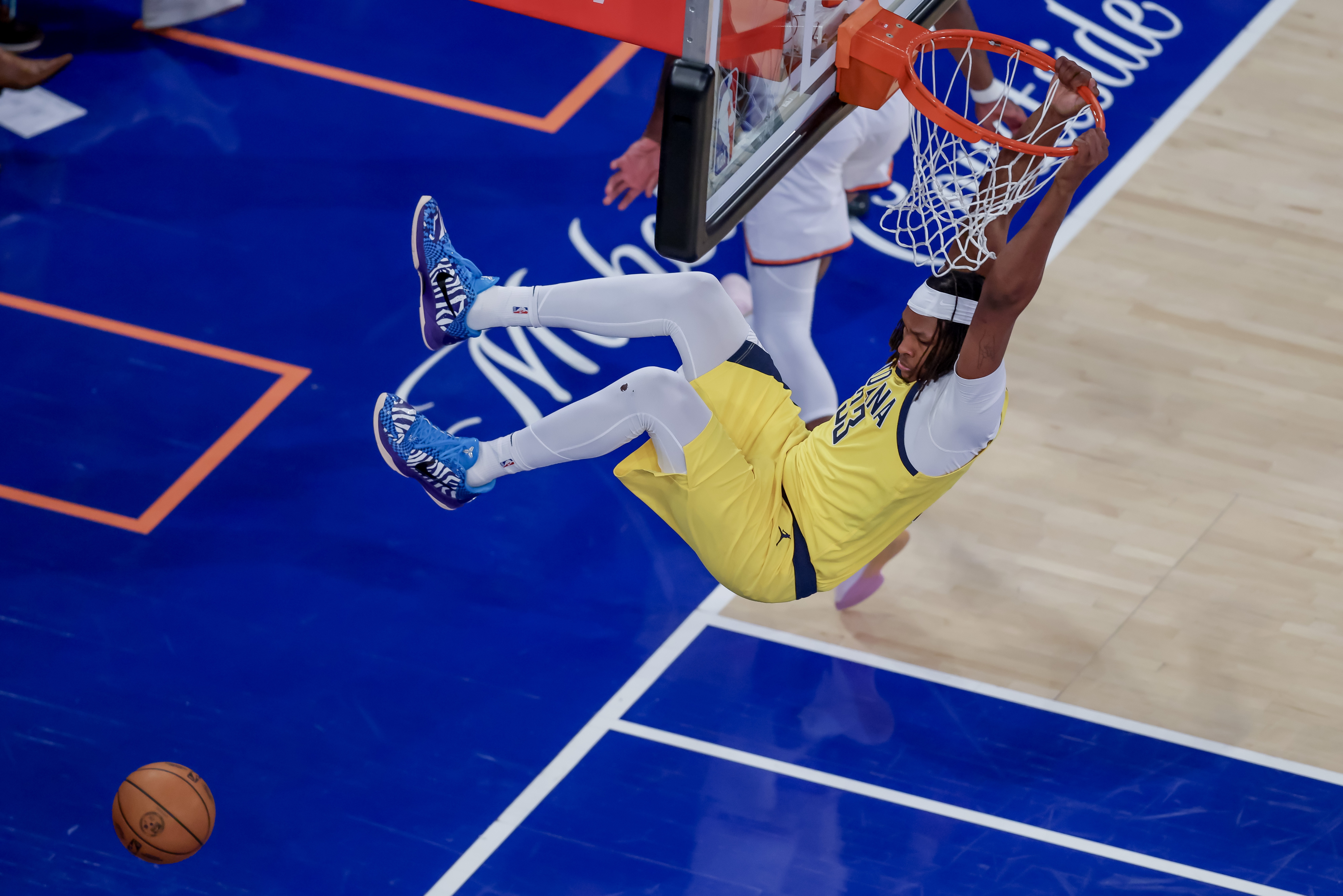 NBA官网评东部关键补充:字母联手特纳 76人迎来探花 老鹰双补强