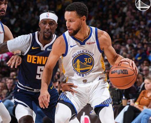 36岁的詹姆斯已有浓眉 36岁的库里还在扛着勇士